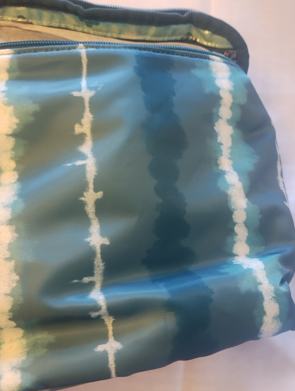NWOT Lug Dolly cosmetic bag - Shibori Green